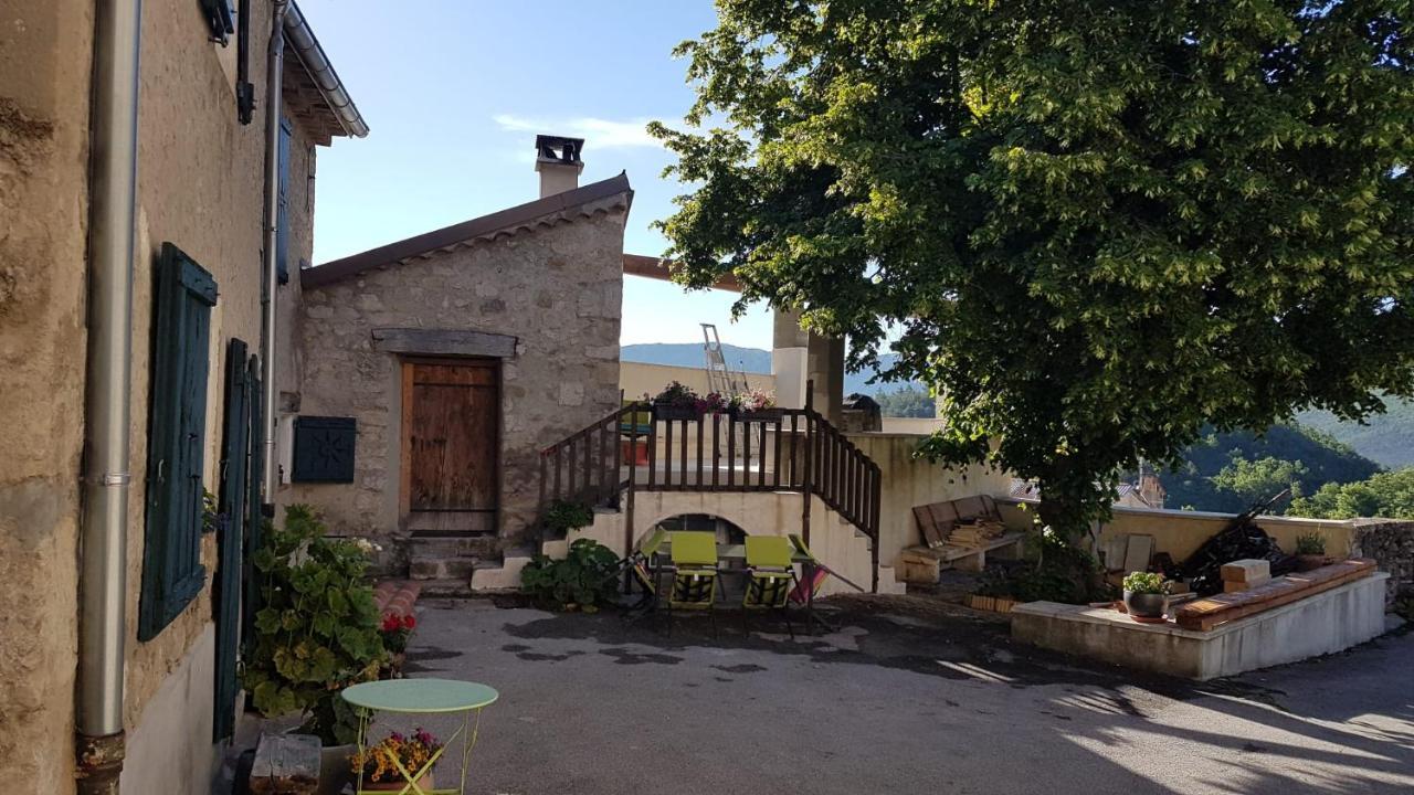 La Maison Des Soleils Soleilhas Exterior foto