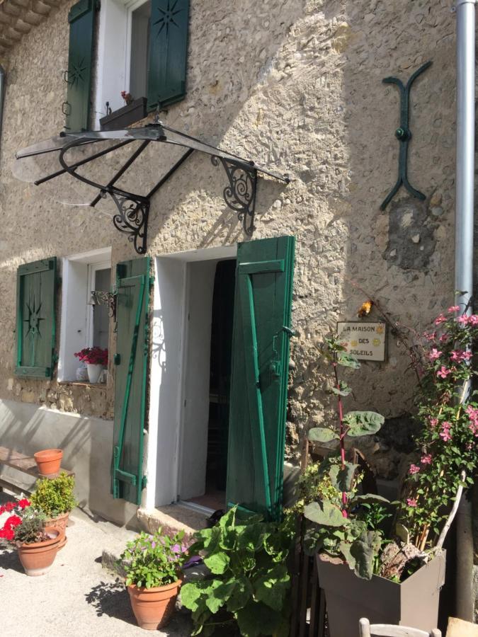 La Maison Des Soleils Soleilhas Exterior foto